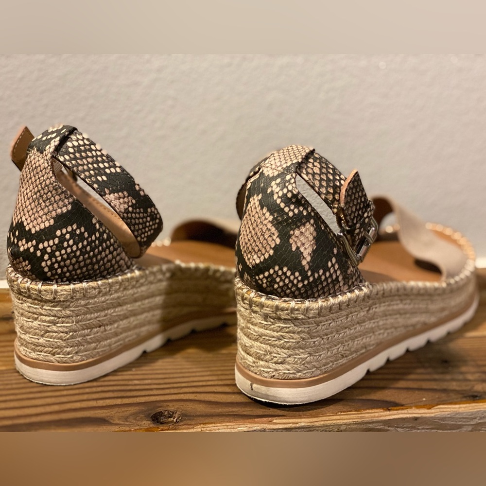 Universal Thread Wedges - Picture 3 of 4